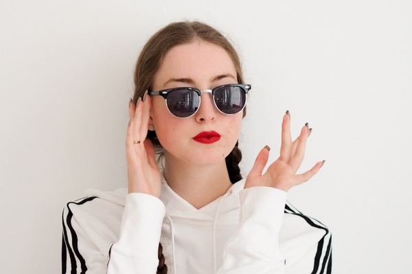 WHY SUNGLASESS ARE NECESSARY