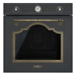 SMEG oven with steam function